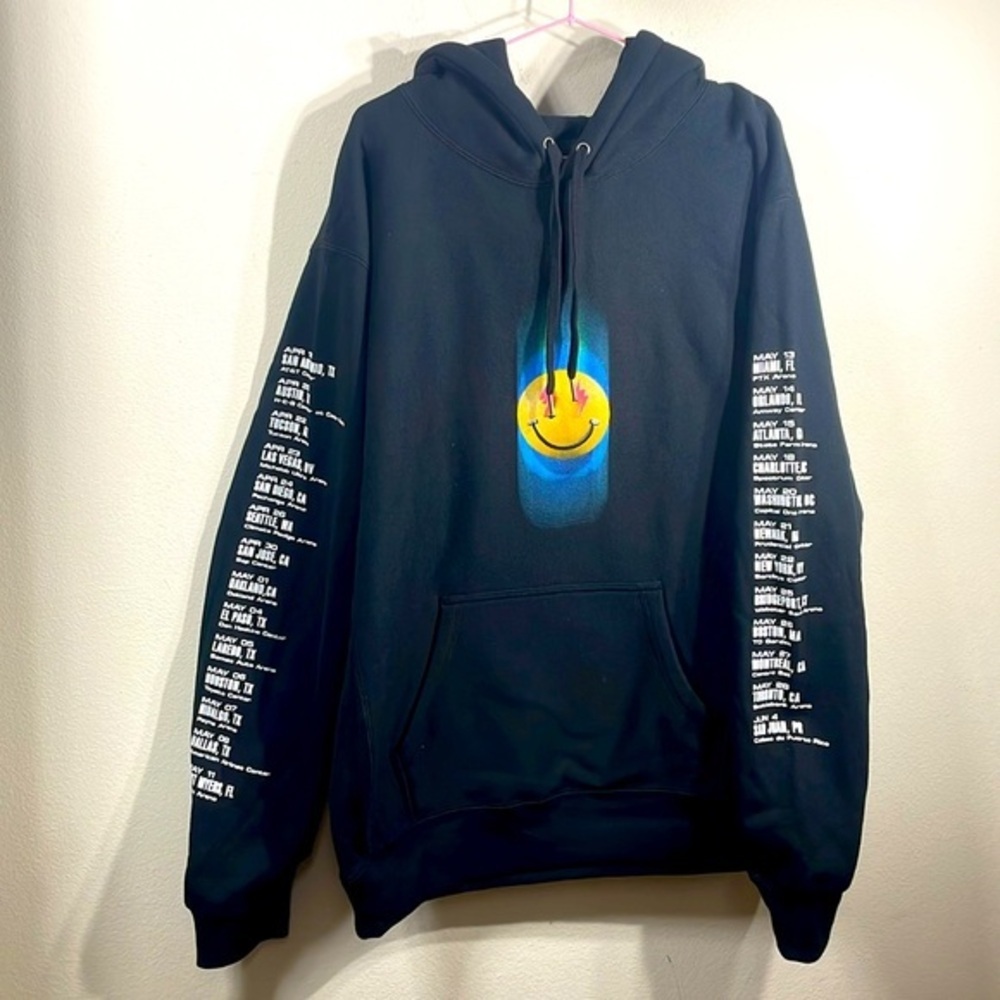 (W) J Balvin's 2022 "Jose"‎ Tour Hoodies in various sizes XL(3)-M(2)